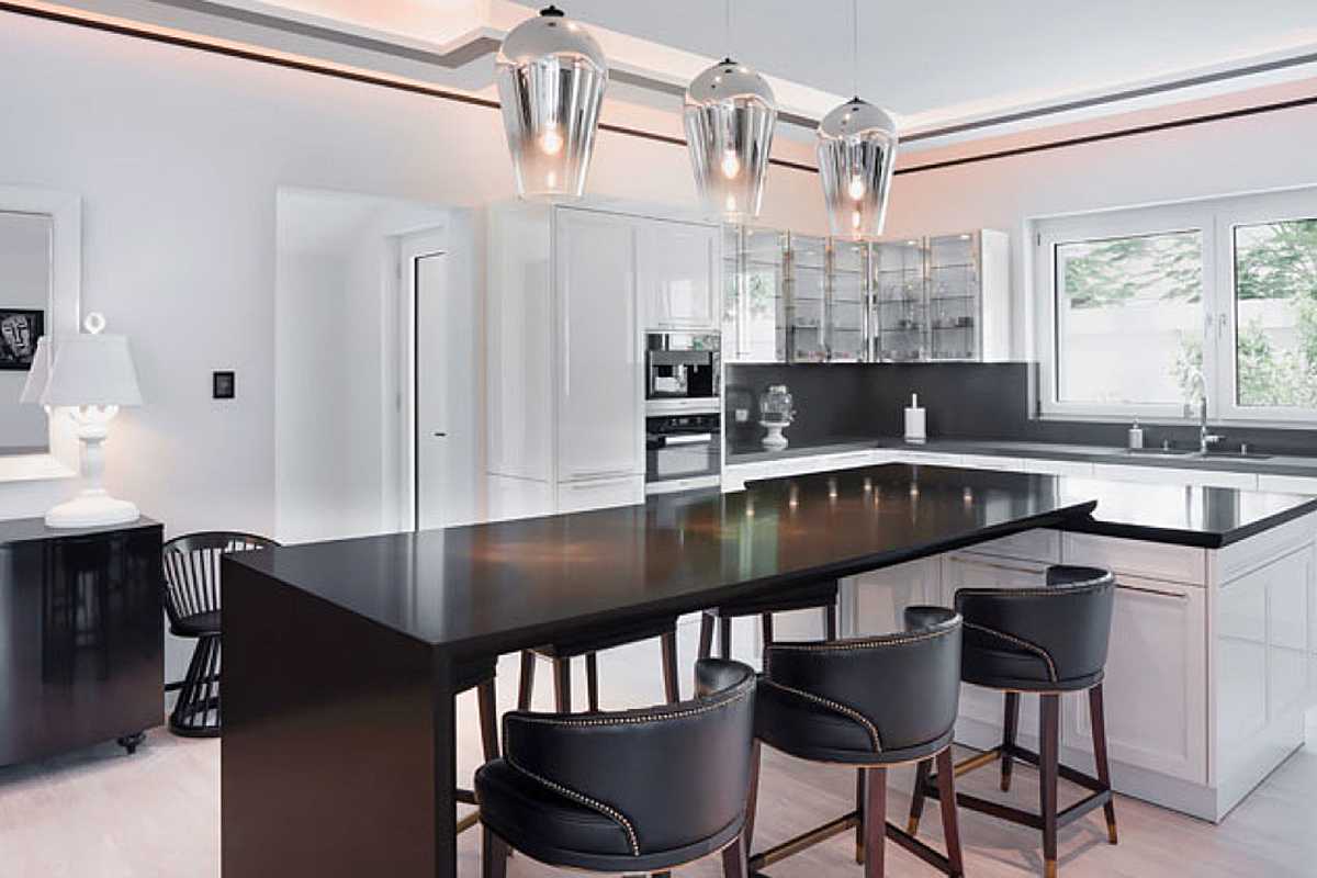 Traditional and Elegant Kitchen Design by SieMatic UAE at Emirates Hills, Dubai. 